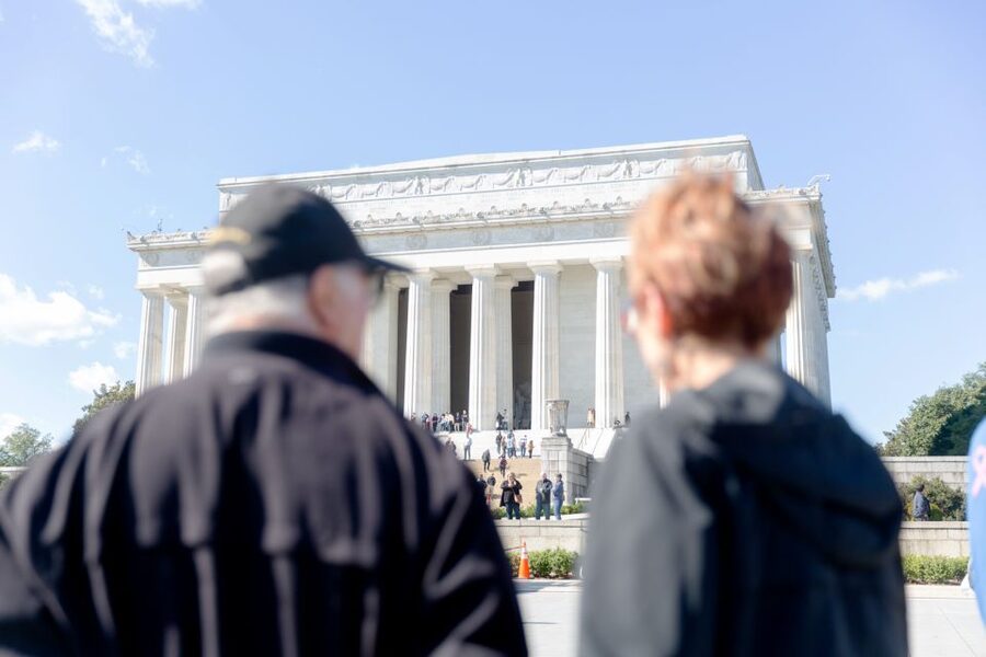 2 For 1! DC Highlights & Arlington Cemetery Tour Bundle - The Capitol and White House: famous views, short visits