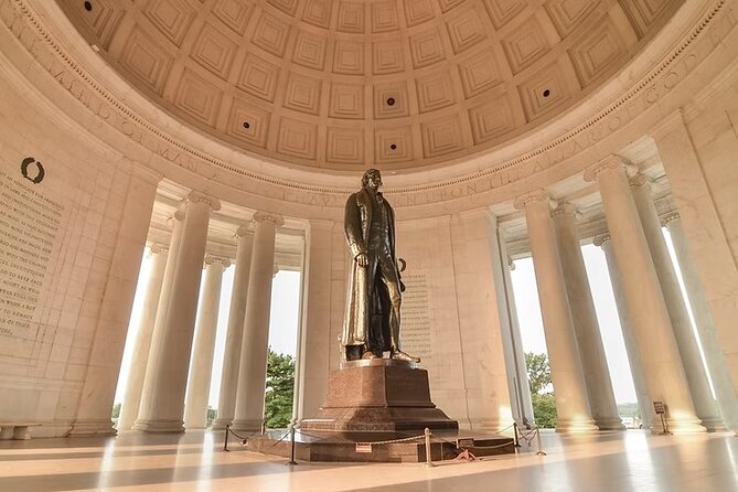4-Hr DC Monuments Small Group Sightseeing Guided Tour - FDR and Martin Luther King Jr. at the Tidal Basin