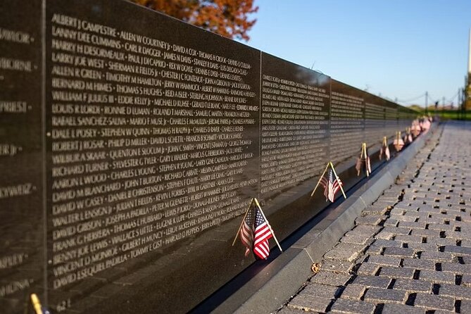 4-Hr DC Monuments Small Group Sightseeing Guided Tour - Vietnam, Lincoln, and the Korean War Memorial