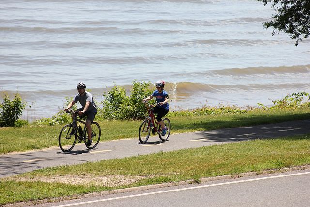 Alexandria: Full-Day Bike Tour to Mt Vernon w/ Optional Boat - Entering George Washington’s Mount Vernon