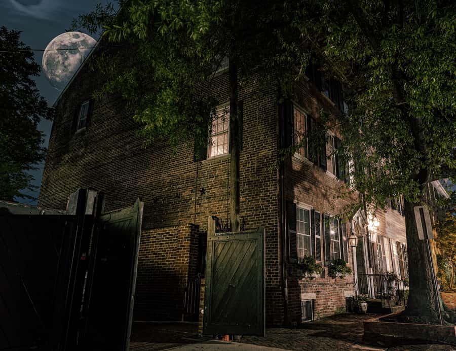 Alexandria: Phantoms of the Potomac Walking Tour - Who will enjoy this Alexandria ghost walk
