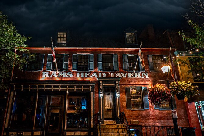 Annapolis Ghost Tours Boos & Booze Haunted Pub Crawl - Why this Annapolis ghost crawl works