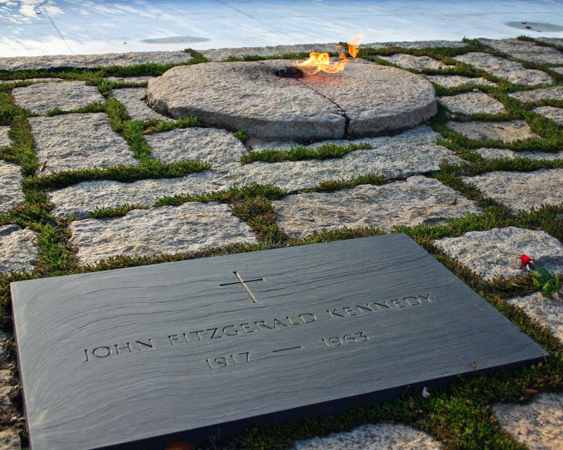 Arlington Cementary & Guard Ceremony with Iowa Jima Memorial - JFK’s gravesite and the Kennedy family memorial