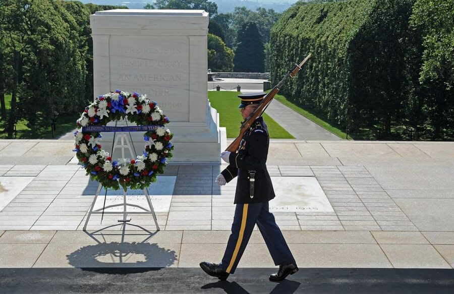 Arlington Cementary & Guard Ceremony with Iowa Jima Memorial - Meeting at the Welcome Center