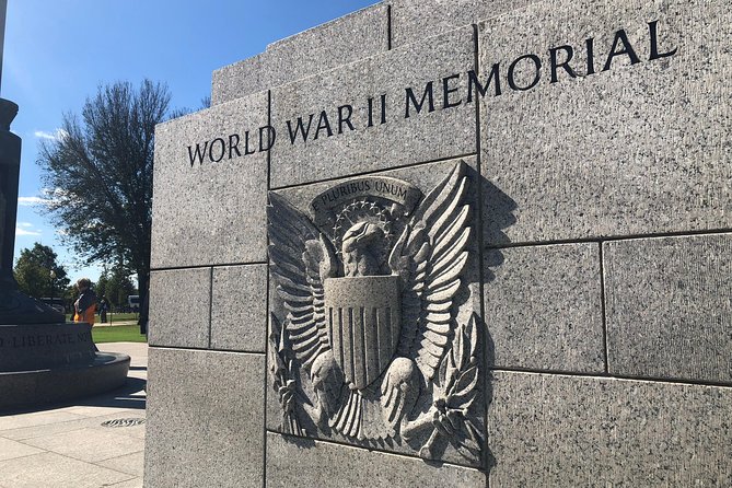 Arlington Cemetery and DC Highlights Tour - The Lincoln Memorial, with just enough time to look up