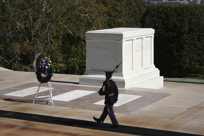 Arlington Cemetery and DC Highlights Tour - The Capitol and White House, viewed from outside