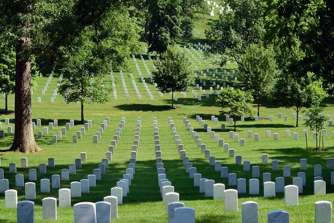 Arlington Cemetery & Changing of the Guard Semi-private 12ppl Max - Why a guided Arlington walk makes sense