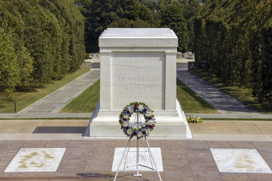 Arlington Cemetery Walk with National Mall Night Bus Tour - The 7:30pm National Mall bus tour