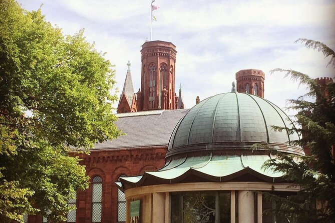 Castle to Capitol: Museums of the National Mall Architecture Tour - The Botanic Garden and Bartholdi Park offer a welcome pause