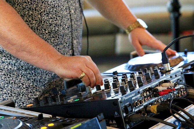 City Cruises Washington DC: Signature Mimosa Brunch Cruise - What comes with the brunch