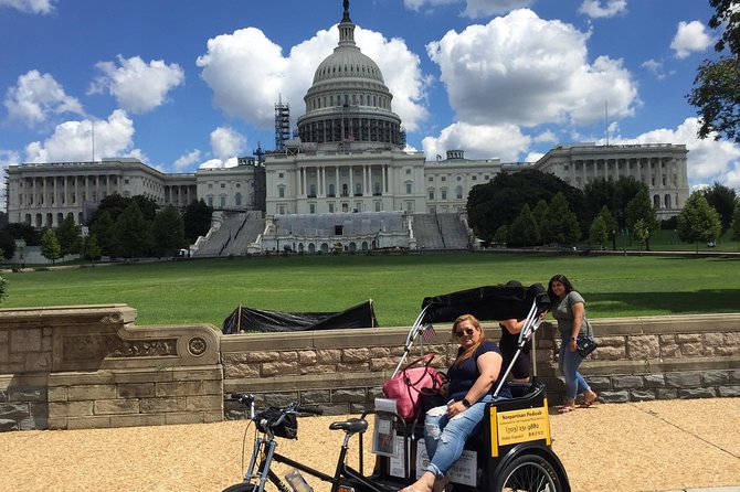 Classic Monuments & Memorials Tour - Lincoln Memorial offers the most room to pause