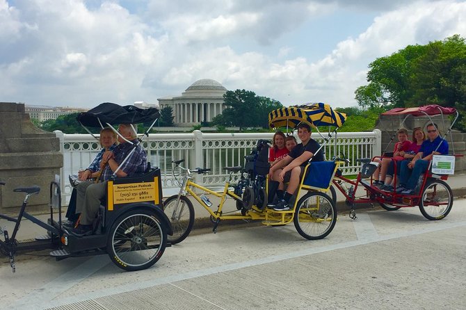 Classic Monuments & Memorials Tour - Korean War and Vietnam memorials bring a more serious tone