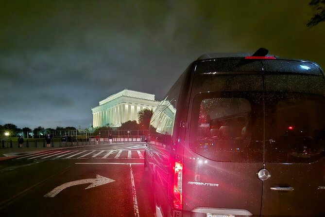 Customizable Private Tour of Washington DC - White House views from Pennsylvania Avenue