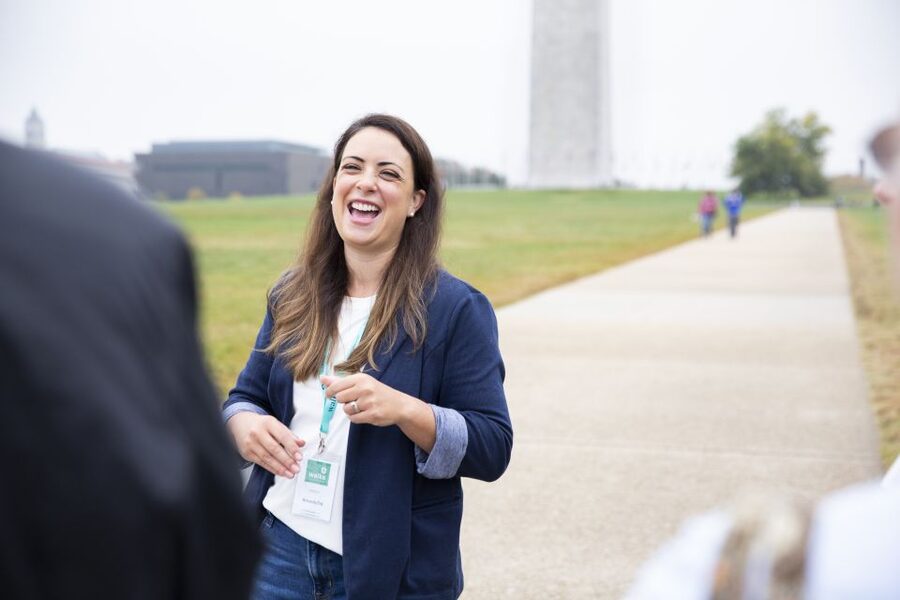 DC: Guided National Mall Tour & Washington Monument Ticket - Reading the Vietnam Veterans Memorial