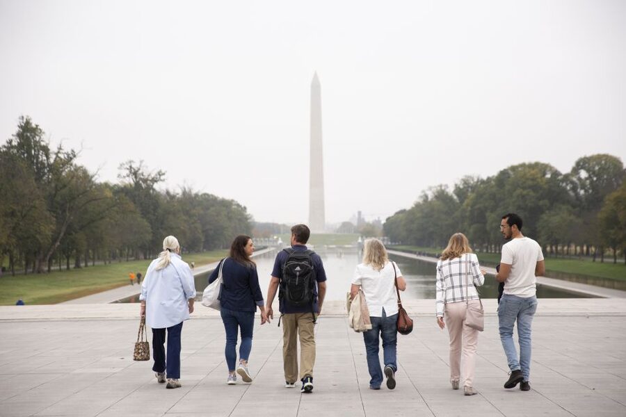 DC: Guided National Mall Tour & Washington Monument Ticket - The Three Servicemen and the human side of war