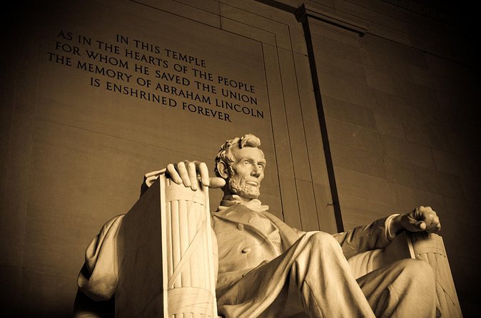 DC Lights Night Tour - The best time of year for the lights