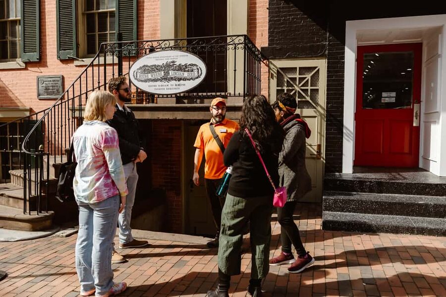 DC: Lincoln's Assassination 2 Hour Nighttime Walking Tour - Starting at St. John’s Church and Lafayette Square