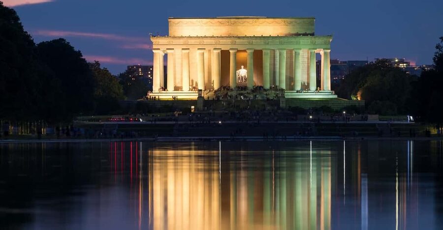 DC: Monuments & Memorials Sunset Tour by Open-top Bus - What the open-top bus adds