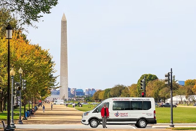 DC Monuments Small Group Guided Night Tour 3 Hours - Why Washington DC works so well after dark