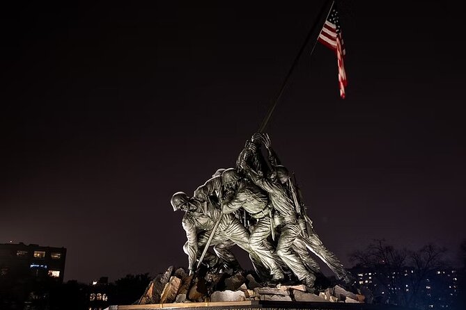 DC Monuments Small Group Guided Night Tour 3 Hours - Lincoln Memorial and the Korean War Veterans Memorial