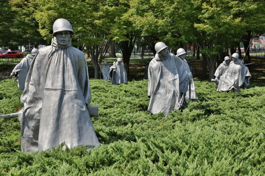 DC Monuments: Small Groups, Big Ideas Walking Tour - Meeting near the World War II Memorial