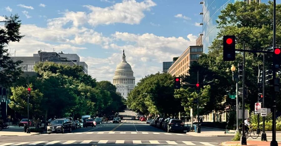 DC:Small Group Sunset Tour . - Why Washington works so well after sunset