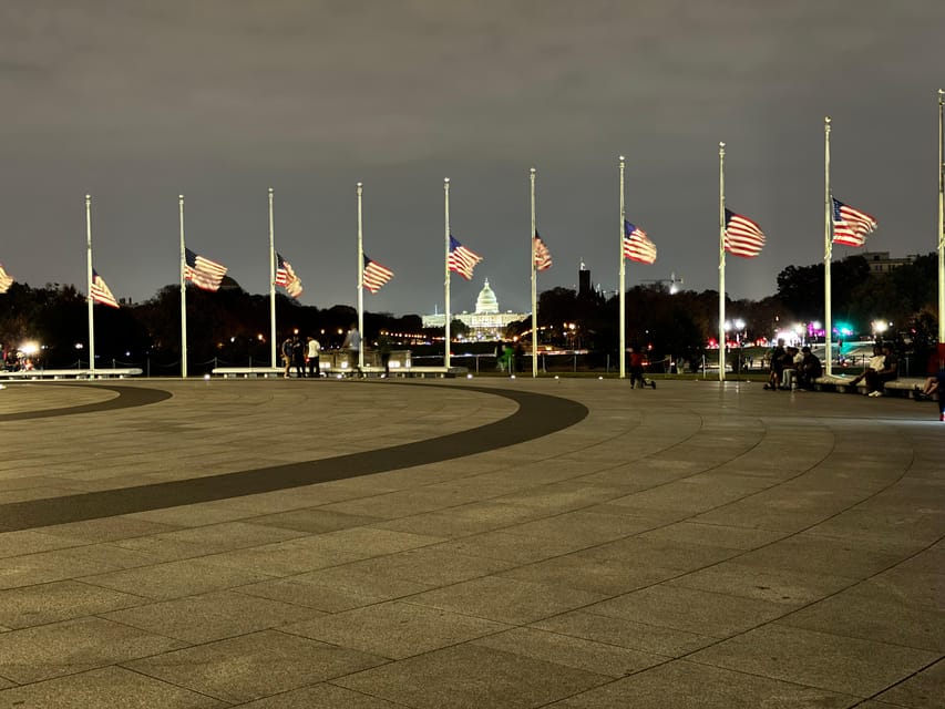 DC:Small Group Sunset Tour . - What the live guide adds