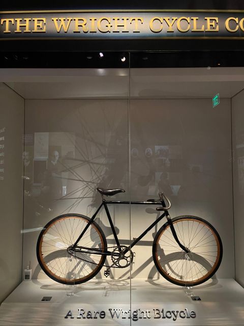 DC: Smithsonian Highlights Walking Tour with Air and Space - A smart way to meet the Smithsonian