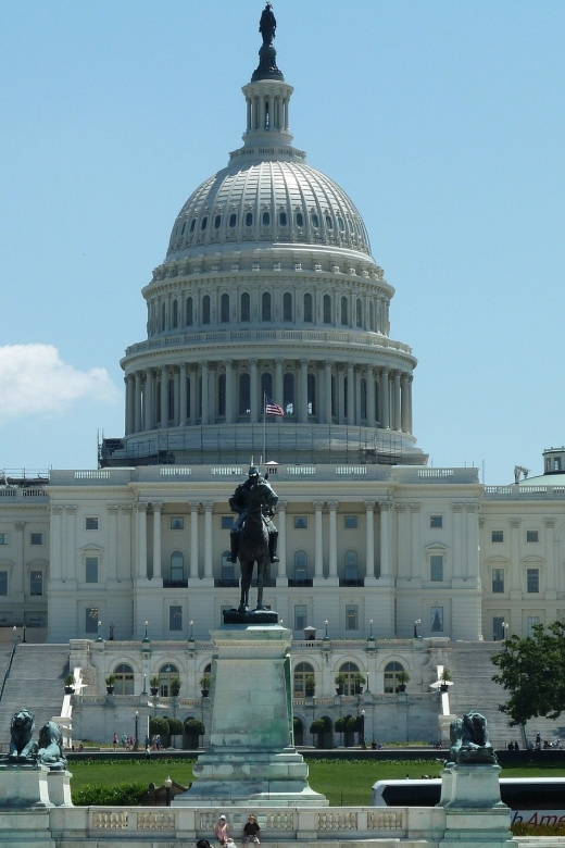 DC: Tour with U.S. Capitol Ground Access - The Washington Monument and the question of access