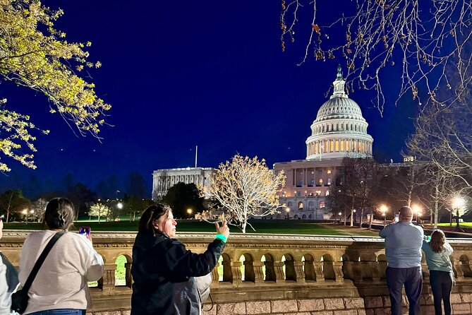 Discounted DC Night Tour With Magic LED- Snacks, LED Bracelets - Why Washington DC works so well at night