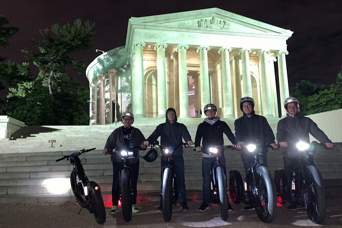 Epic Evening e-Scooter Tour - World War II Memorial and the Washington Monument grounds