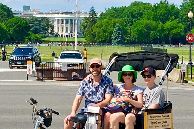Essential Monuments & Memorials Tour - White House and Washington Monument