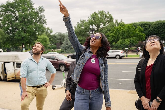 Essential Smithsonian Tour with NMAAHC Timed Entry - Pace, walking, and the best age range