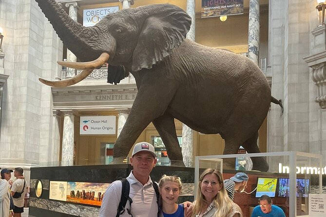 Family Friendly Smithsonian Natural History Museum Private Tour - Ocean Hall, coral, and Phoenix the whale