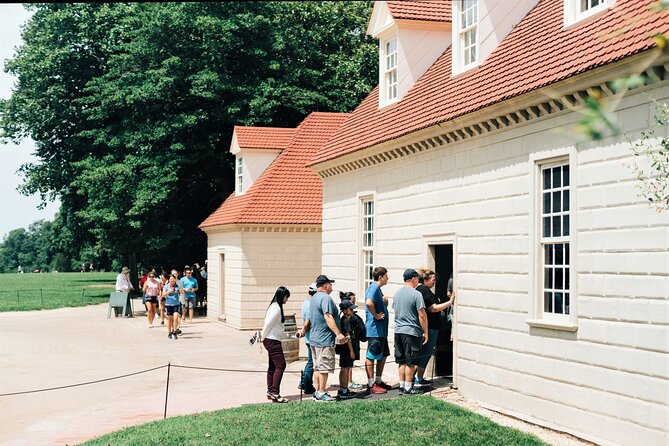 George Washington's Mount Vernon & Old Alexandria Half-Day Guided Tour from DC - The guide can make or break the outing