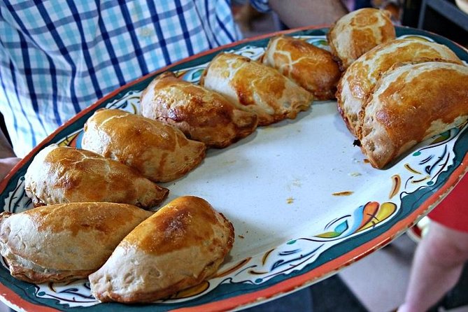 Georgetown Foodie Culinary Tour & Neighborhood Walk - The opening walk: mills, meat packing, and the C&O Canal