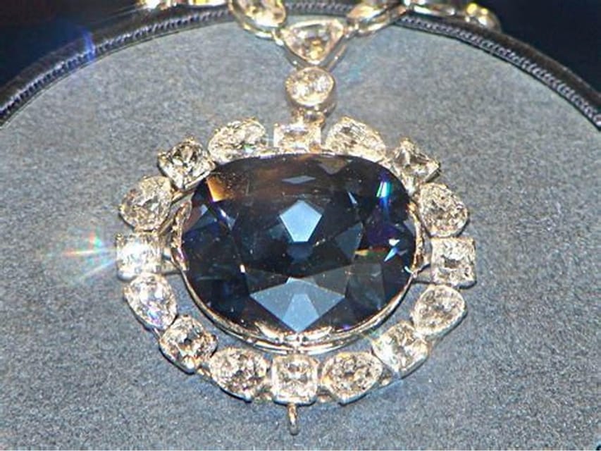 Guided Tour of The Natural History Museum - The Hope Diamond and the appeal of famous objects