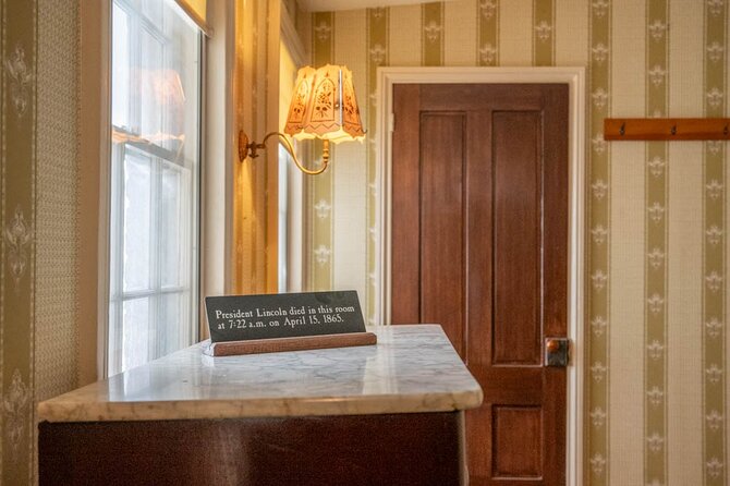 Lincoln Assassination with Ford's Theatre & Petersen House Entry - Booking details that can save your afternoon