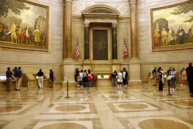 National Archives Skip the Line Guided Tour Semi-Private 6ppl Max - Why a guide helps with documents you have seen before