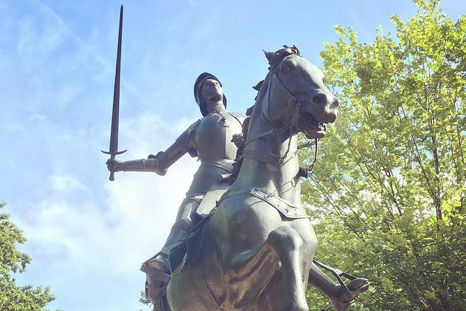 Off the Beaten Path: 16th Street and Adams Morgan Neighborhood Tour - Why the human guide matters here