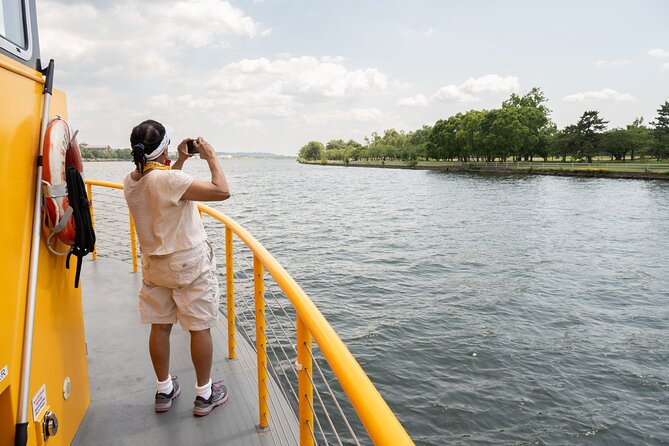 Old Town Alexandria in a Day with Round Trip Ferry Cruise - Why the ferry makes this Alexandria trip worthwhile