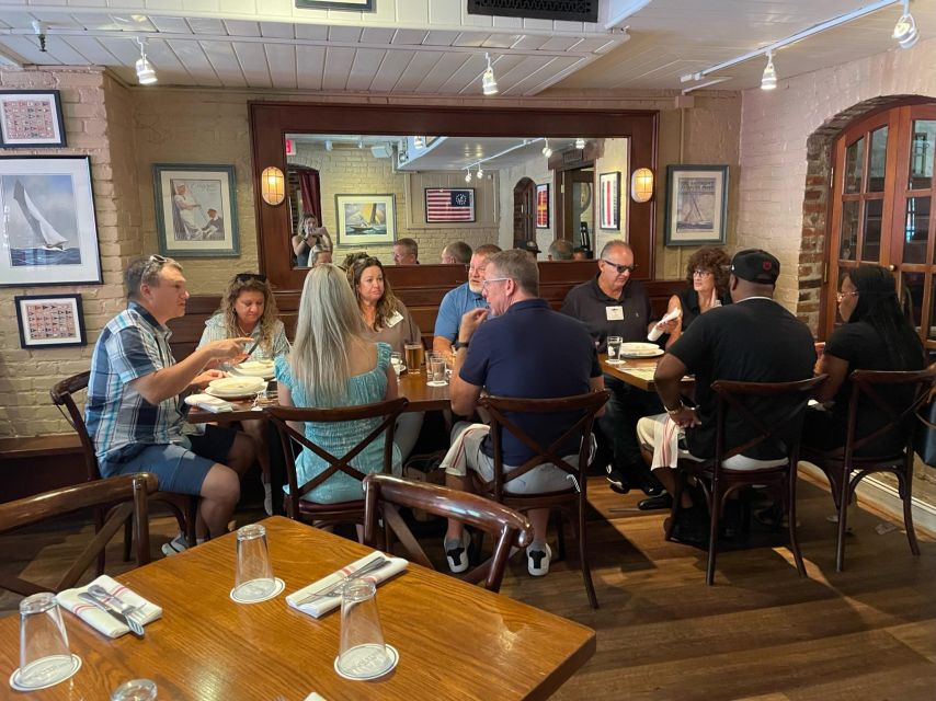 Old Town Alexandria: Southern Comfort Food & History Tour - Walking through Revolutionary Alexandria