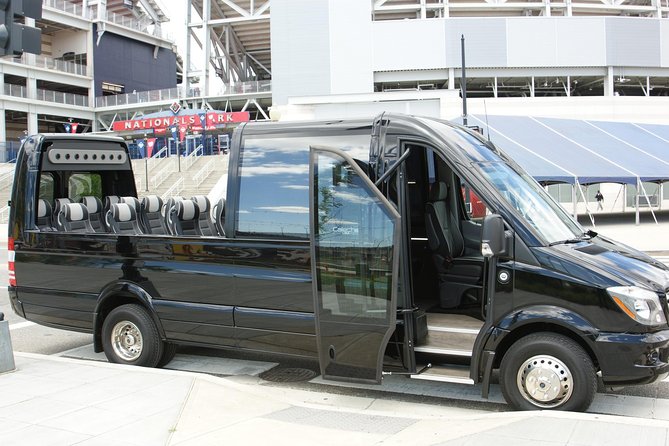 Open-Top or Glass-Top National Mall Bus Tour Plus Seasonal Cruise - The summer choice: Georgetown and a Potomac cruise
