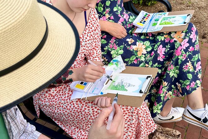 Outdoor Painting Activity with a Local Artist in Annapolis - Walking through the Annapolis Historic District with a brush in hand