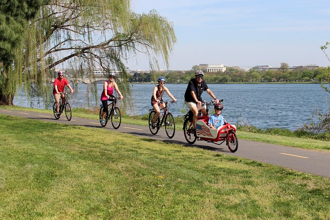 Private Family-Friendly Bike Tour of DC - Three memorials with very different moods