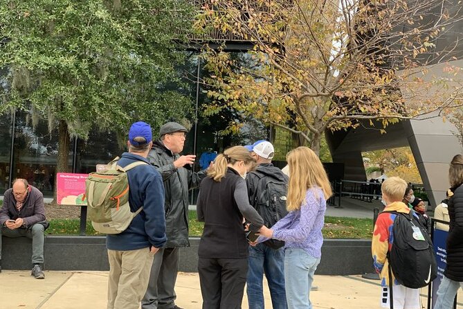 Private Guided Tour of African American History Museum - Finding the guide at 1400 Constitution Avenue