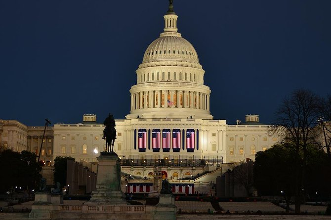 Private Night-Time Monuments Tour of DC for up to 10 Guests - What the private format changes