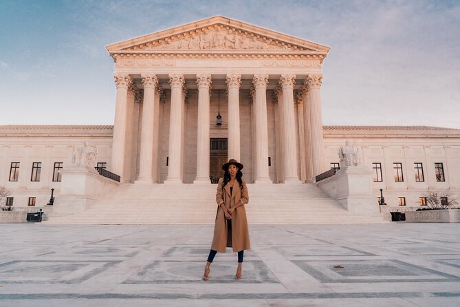 Private Vacation Photoshoot with Photographer in Washington DC - Posing, Candid Moments, and the Photographer’s Role