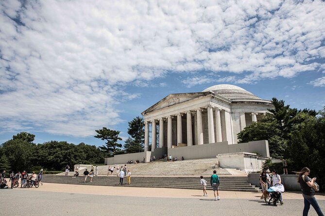 Private Washington D.C. Monuments Tour - The World War II Memorial and the central Mall