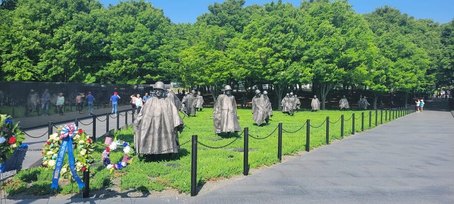 Private Washington DC Grand Tour with Changing of the Guard. - Jefferson Memorial and the water views